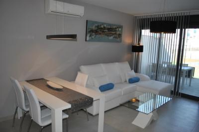 Ullakkohuoneisto Oasis Beach Punta Prima 8 Nº 030 in España Casas