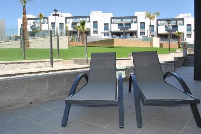 Jarðhæð íbúð í Oasis Beach Punta Prima 8 Nº 035 in España Casas