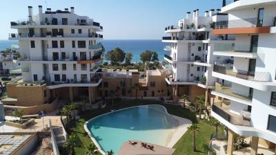 Apartamentos Allonbay Village / www.allonbayvillage.com on España Casas