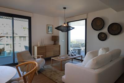 Apartamentos Allonbay Village / www.allonbayvillage.com in España Casas
