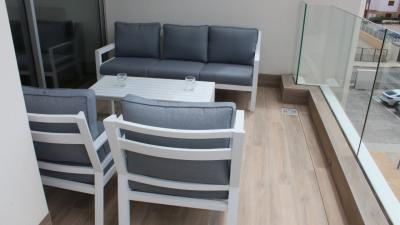 Vuokraa kattohuoneisto Residence EMA Villamartinissa in España Casas