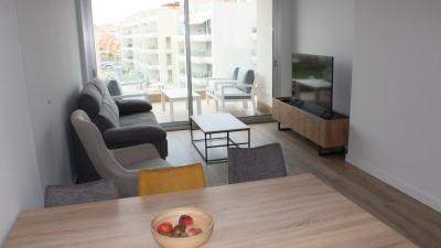Vuokraa kattohuoneisto Residence EMA Villamartinissa in España Casas
