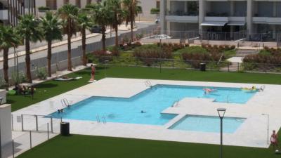 Vuokraa kattohuoneisto Residence EMA Villamartinissa in España Casas