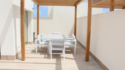 Vuokraa kattohuoneisto Residence EMA Villamartinissa in España Casas
